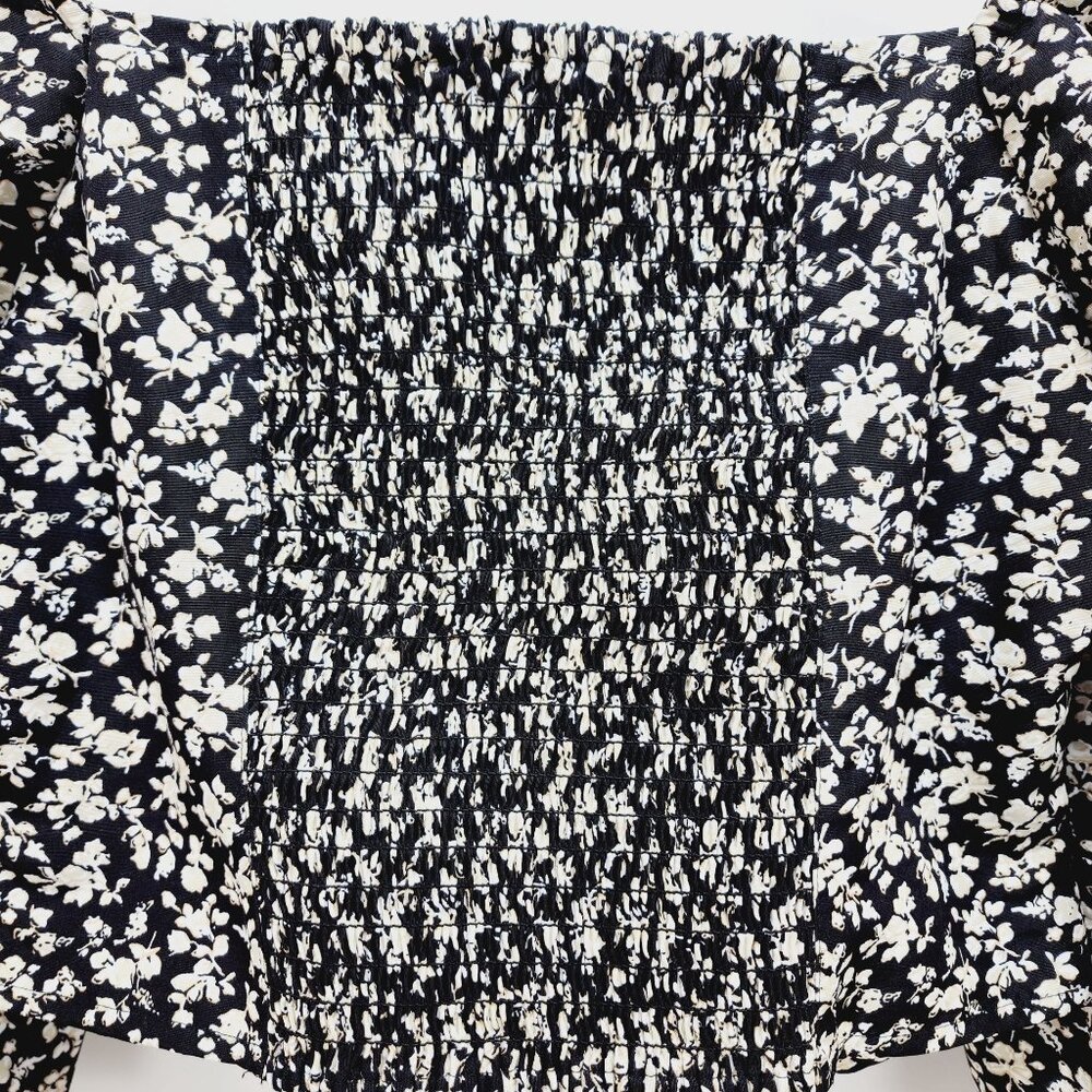 Levi's Floral Cropped Top Women's Size S Black Beige Square Neck Puff Sleeves - Picture 11 of 11